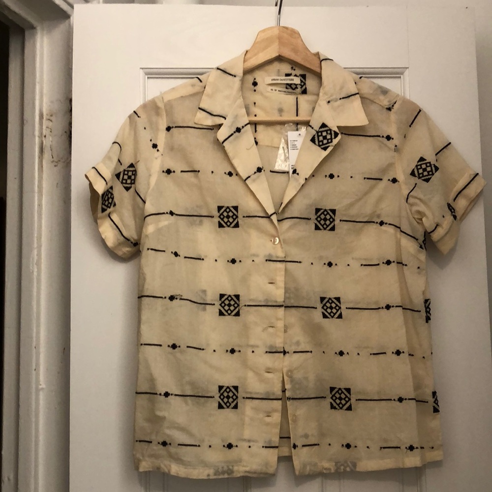 Urban Outfitters embroidered cotton short sleeve shirt